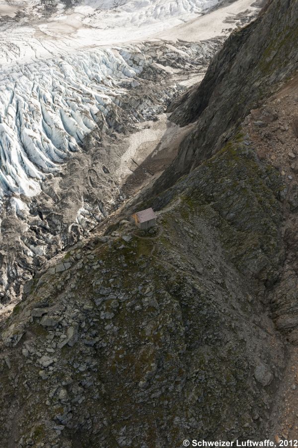Grünhornhütte SAC, im Gebiet des Tödi. Blick gegen SE zum 'Bifertenfiren' (Position: 2'714'674.56, 1'185'527.88)